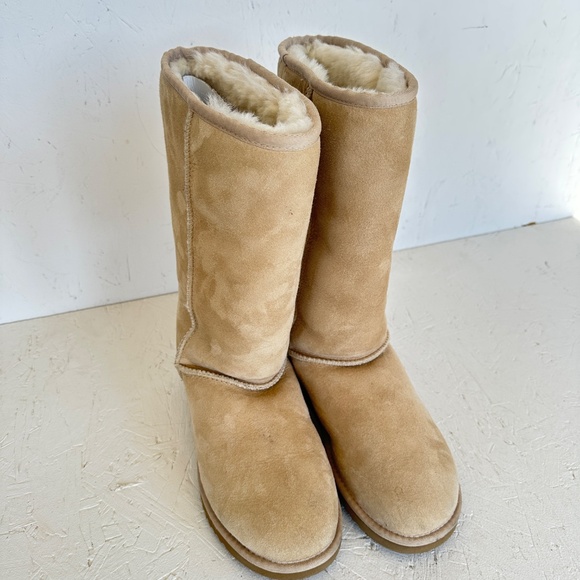 UGG Deluxe Classic Tall 5815 Boots Sand Size 9 - Picture 8 of 16